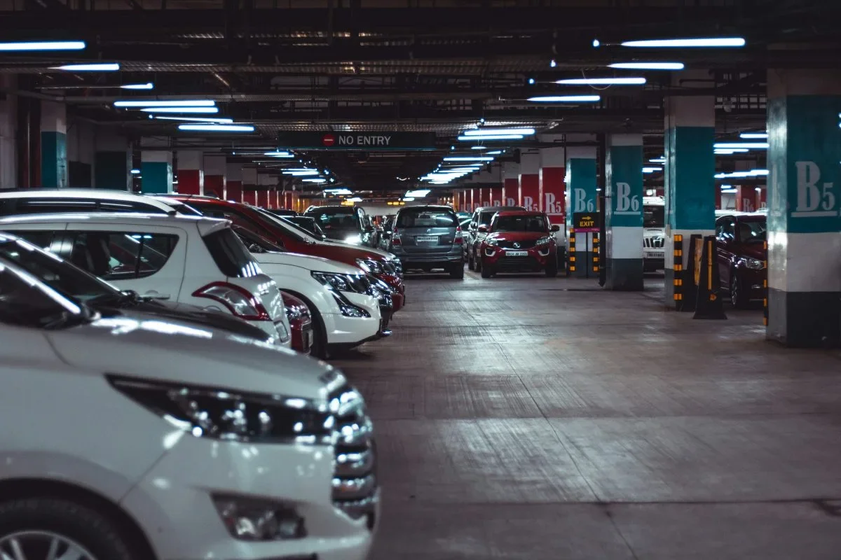 Zautomatyzowane systemy parkingowe – przyszłość organizacji miasta